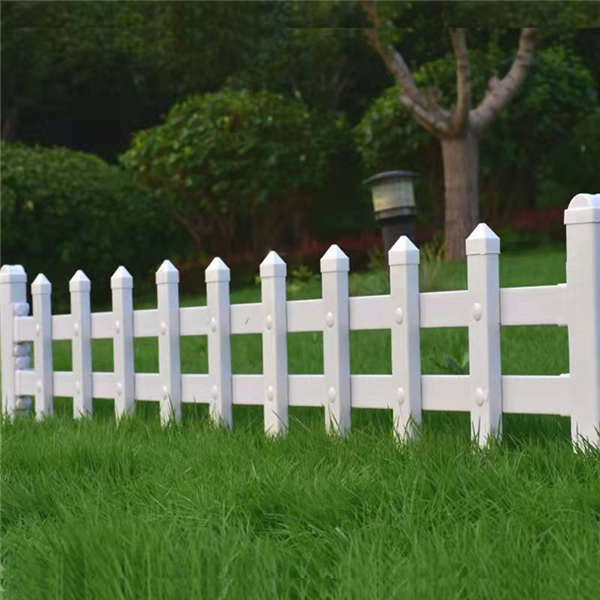 PVC學?；ǔ刈o欄 塑鋼草坪圍欄籬笆欄 墨綠色綠化帶柵欄