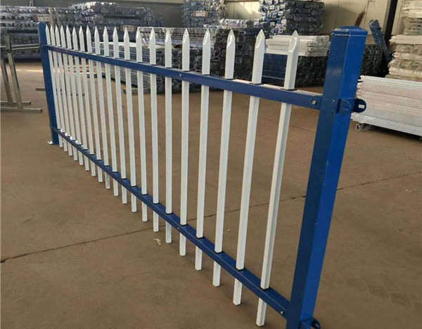 別墅小區藍白色圍欄 泓宸輝方管安全防護 組裝式鋅鋼護欄網